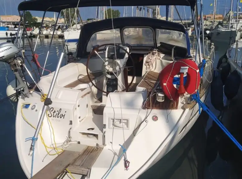 Velero Bavaria 42