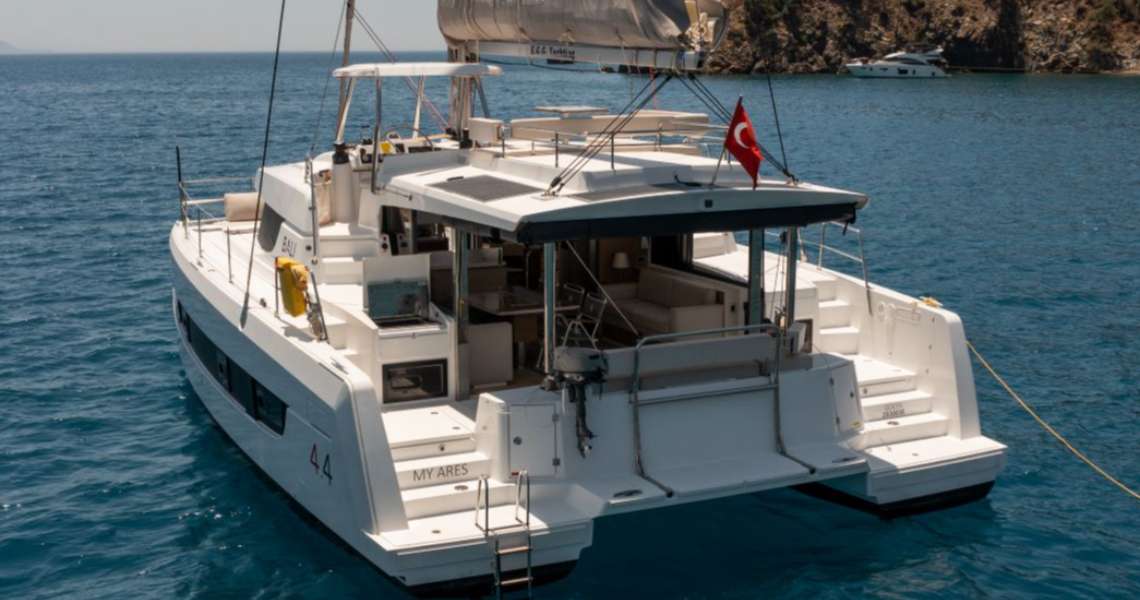 Catamaran Bali 4.4
