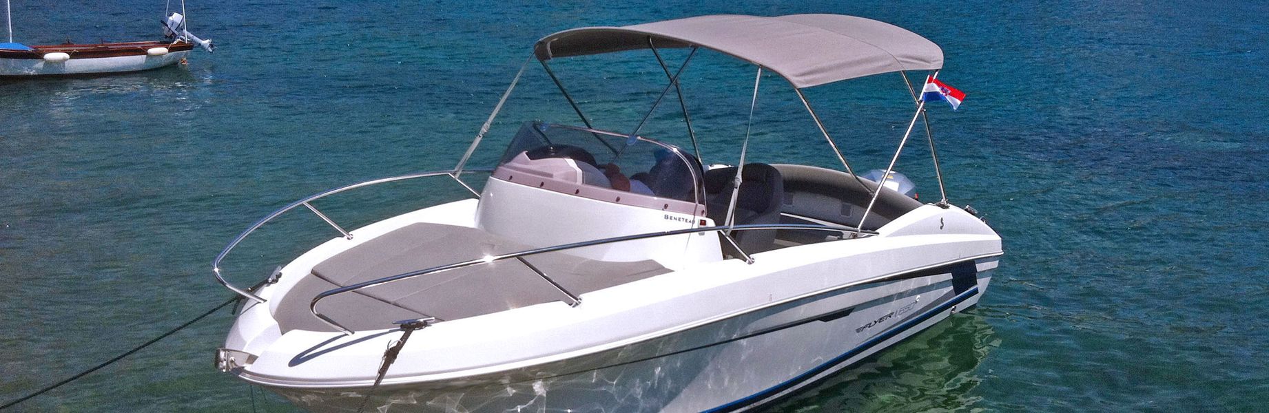 Bateaux à moteur Flyer 650 Sun Deck