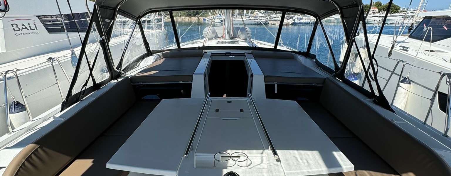 Sailboat Oceanis 51.1