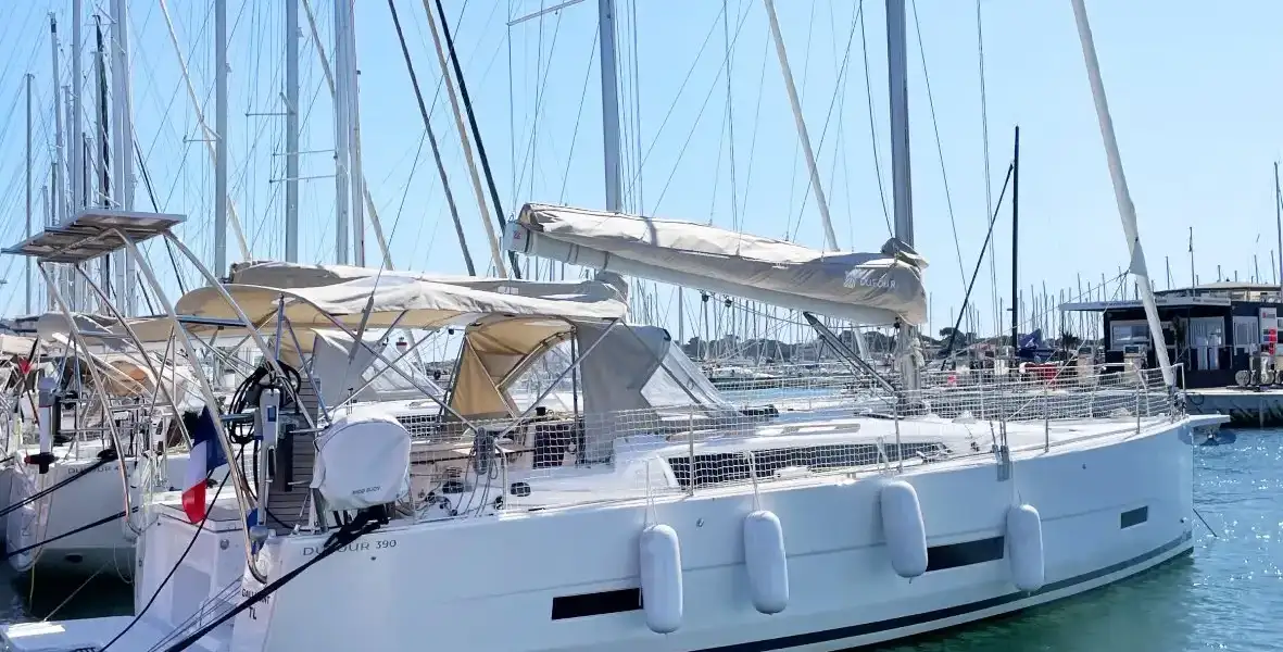 Sailboat Dufour 390 Grand Large
