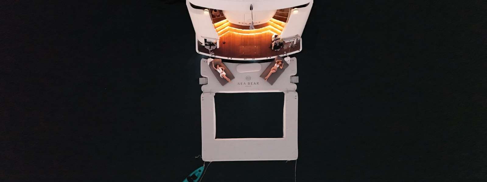 Yate de lujo Westport 130