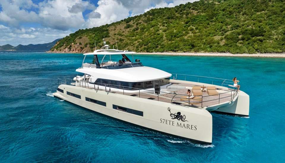 Power Catamaran Lagoon Seventy 8