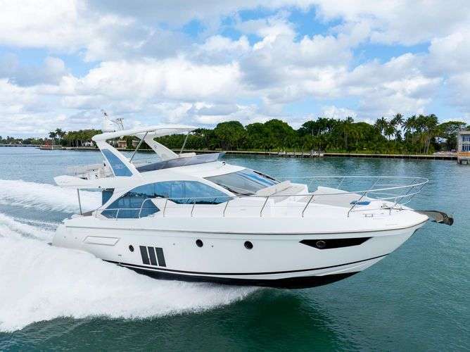 Bateaux à moteur Azimut 50