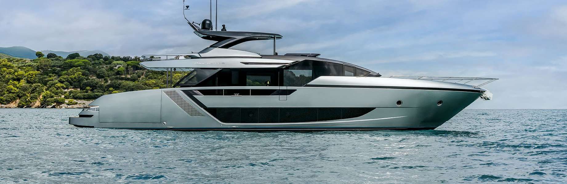 Яхта Люкс Riva 82 Diva