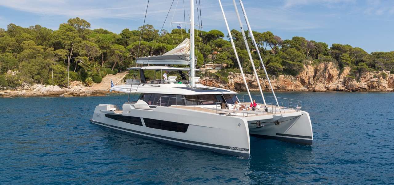 Catamarano Thíra 80