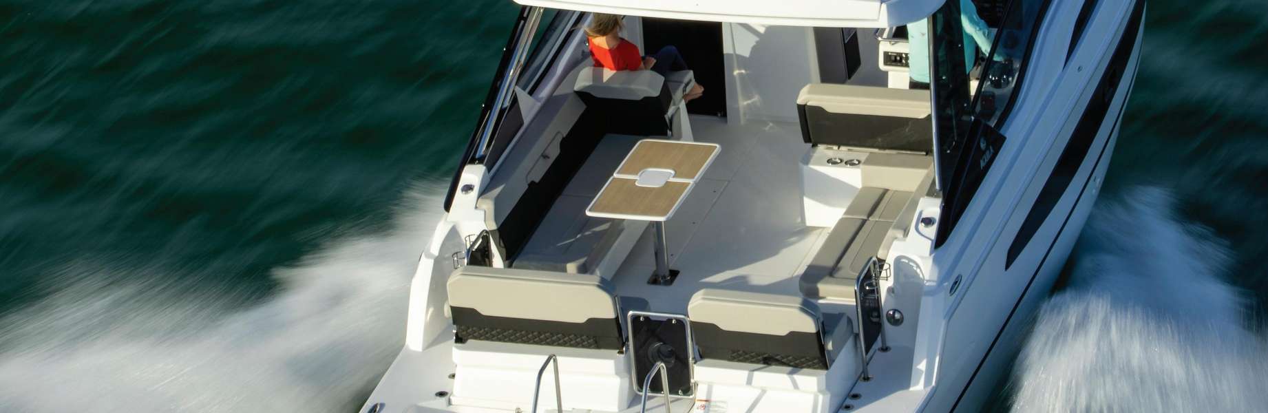 Catamaran à Moteur Aquila 32 Sport