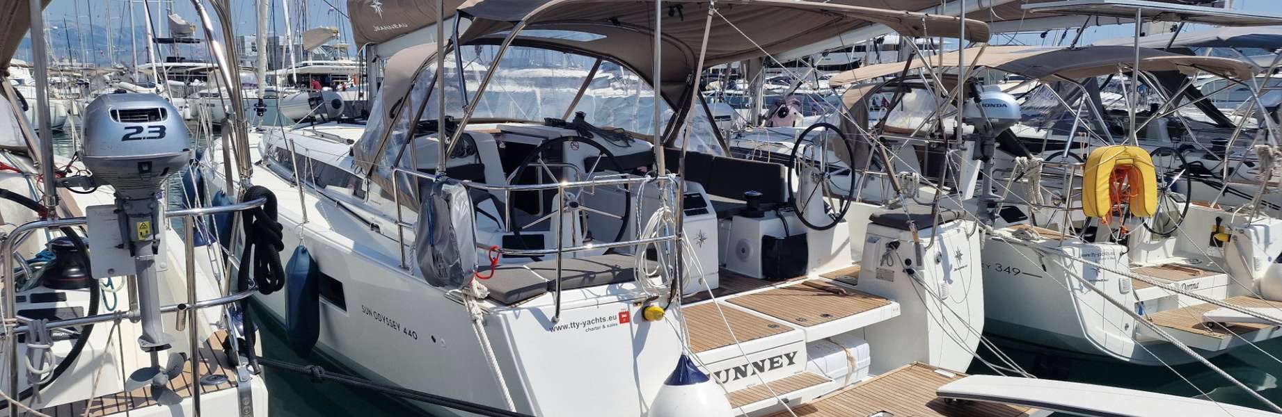 Парусная яхта Sun Odyssey 440