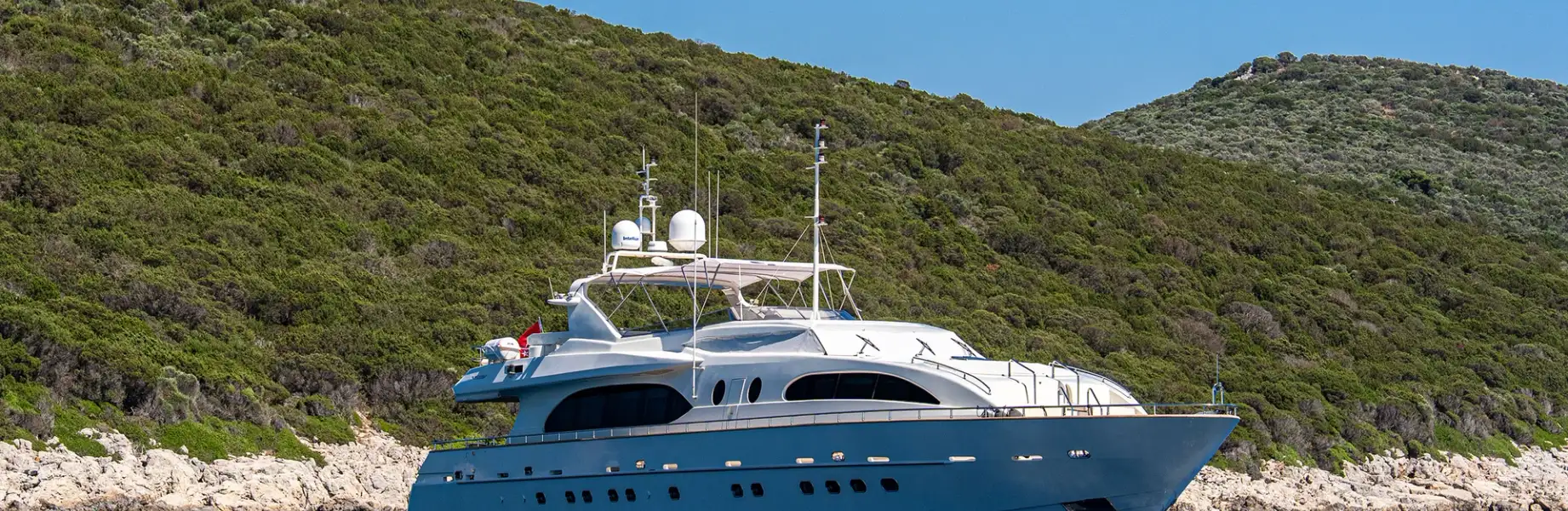 Yate de lujo Falcon 115