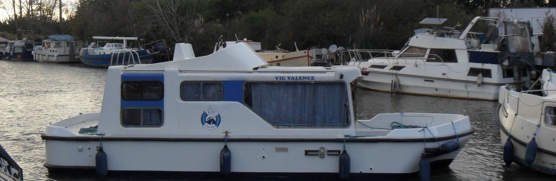 Péniche Espade 850 Fly