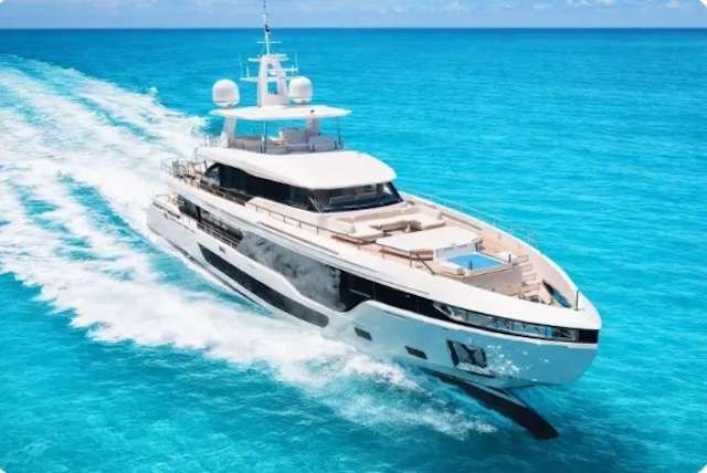 Luxury Yacht Azimut Grande 36
