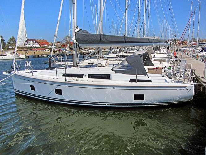 Barca a vela Hanse 418