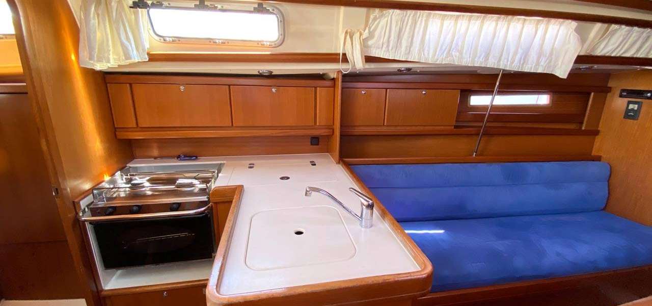 Łódź Żaglowa Dufour 325