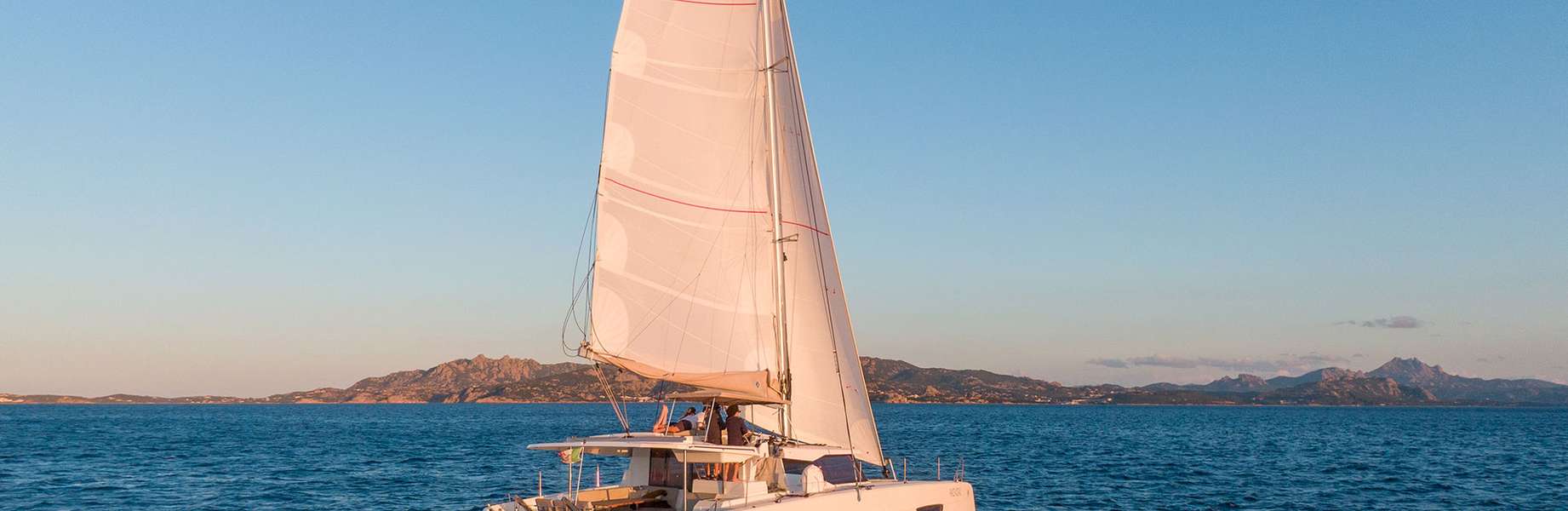 Catamaran Astrea 42