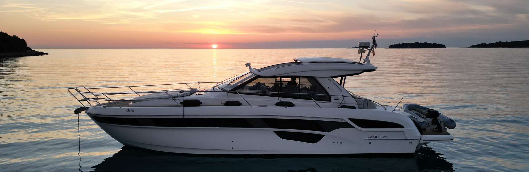 Motor boat Bavaria Sport 450 HT