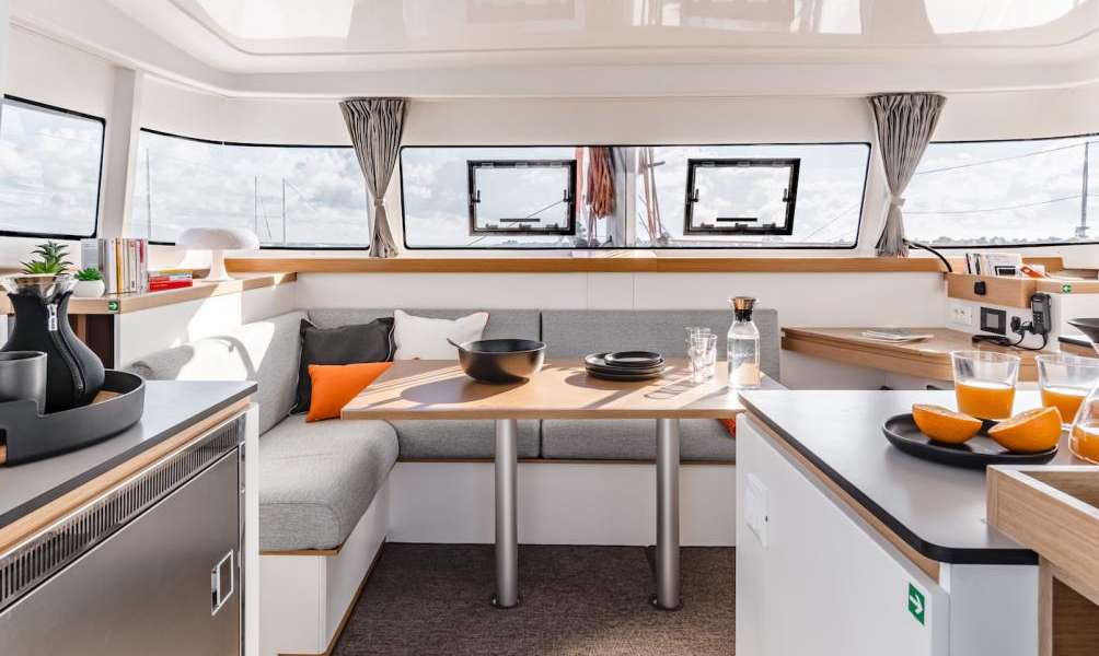 Catamaran Excess 11