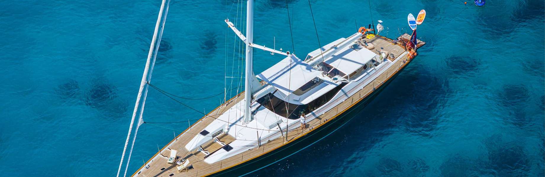 Sailboat Camper & Nicholsons 121