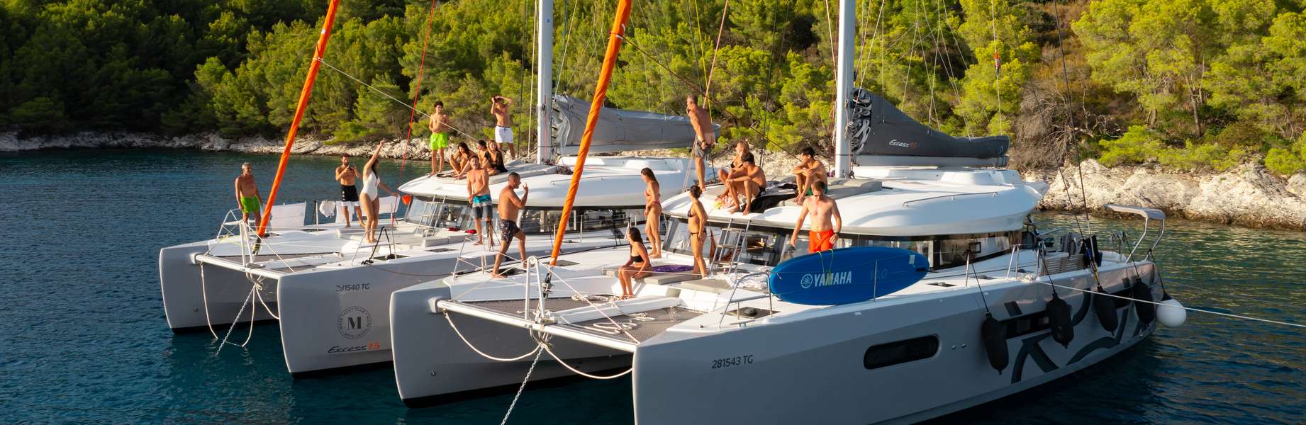 Катамаран Excess 15