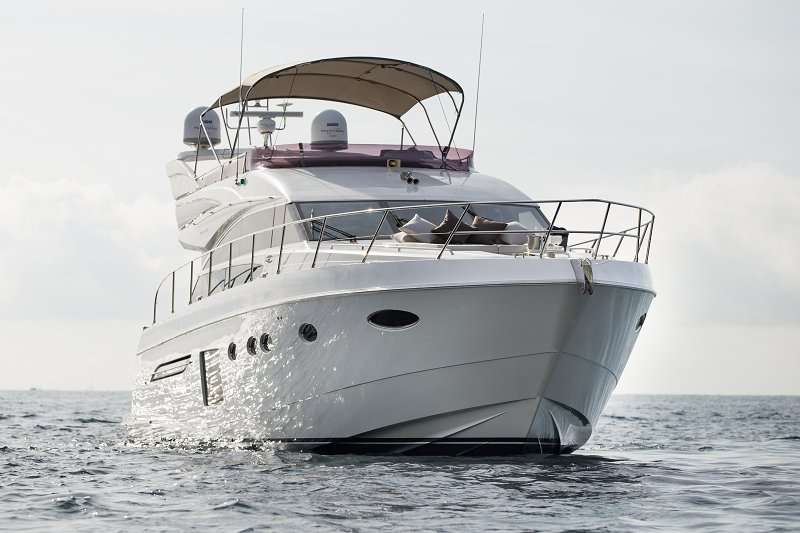 Yate de lujo Princess 64