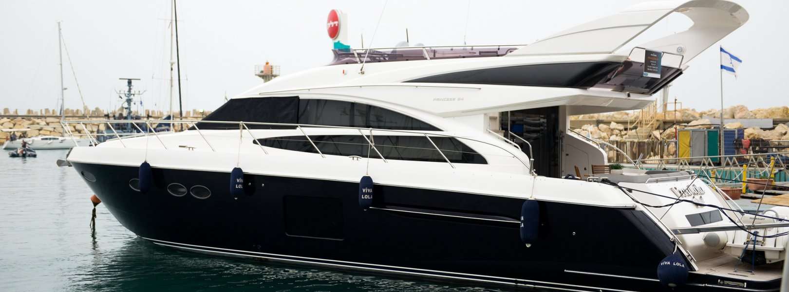 Yacht Princess 64