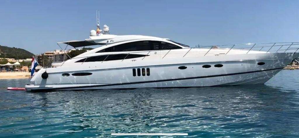 Luxury Yacht Princess V70