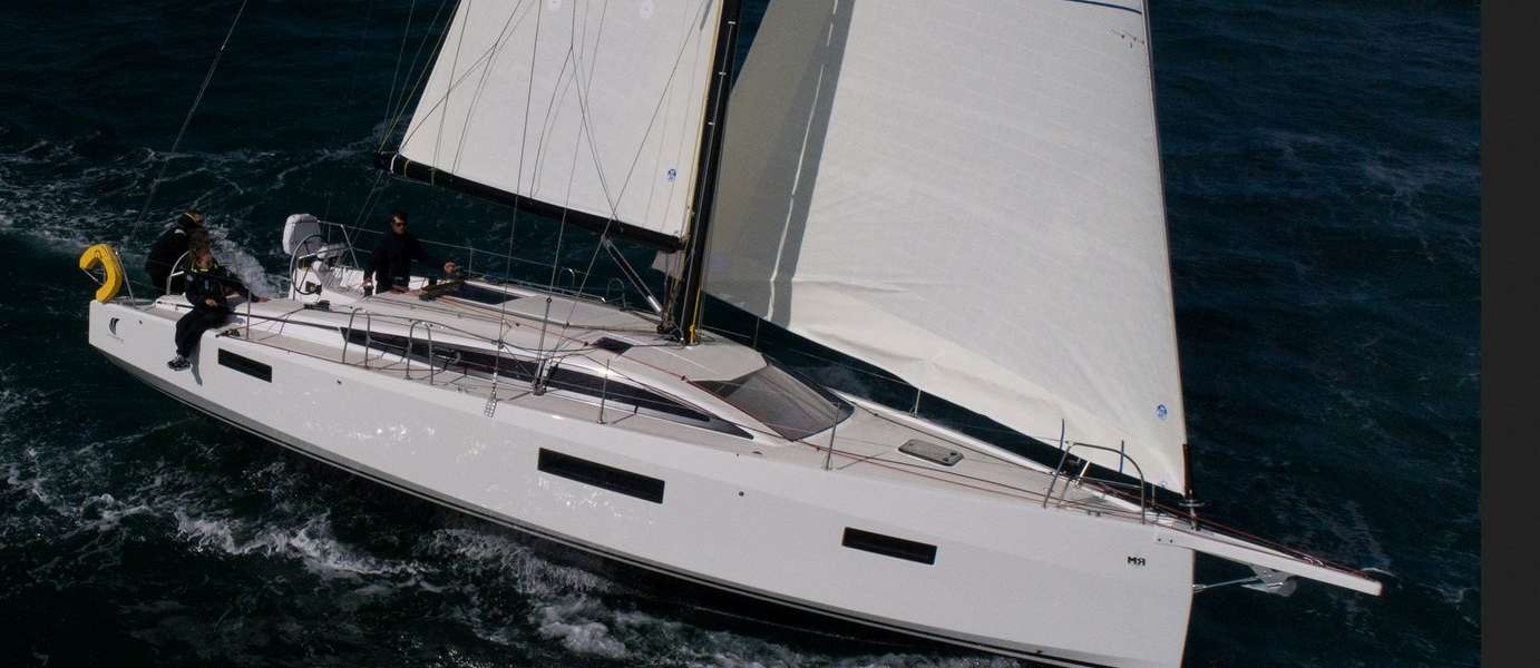 Velero RM 1180