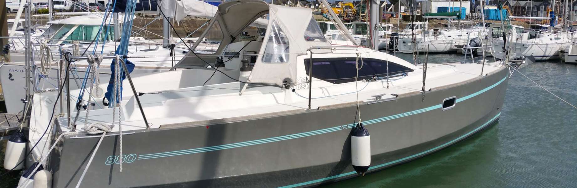 Velero RM 880 biquille