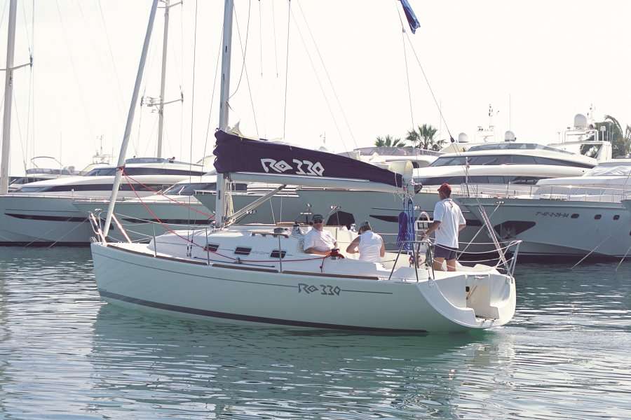 Segelboot RO 330