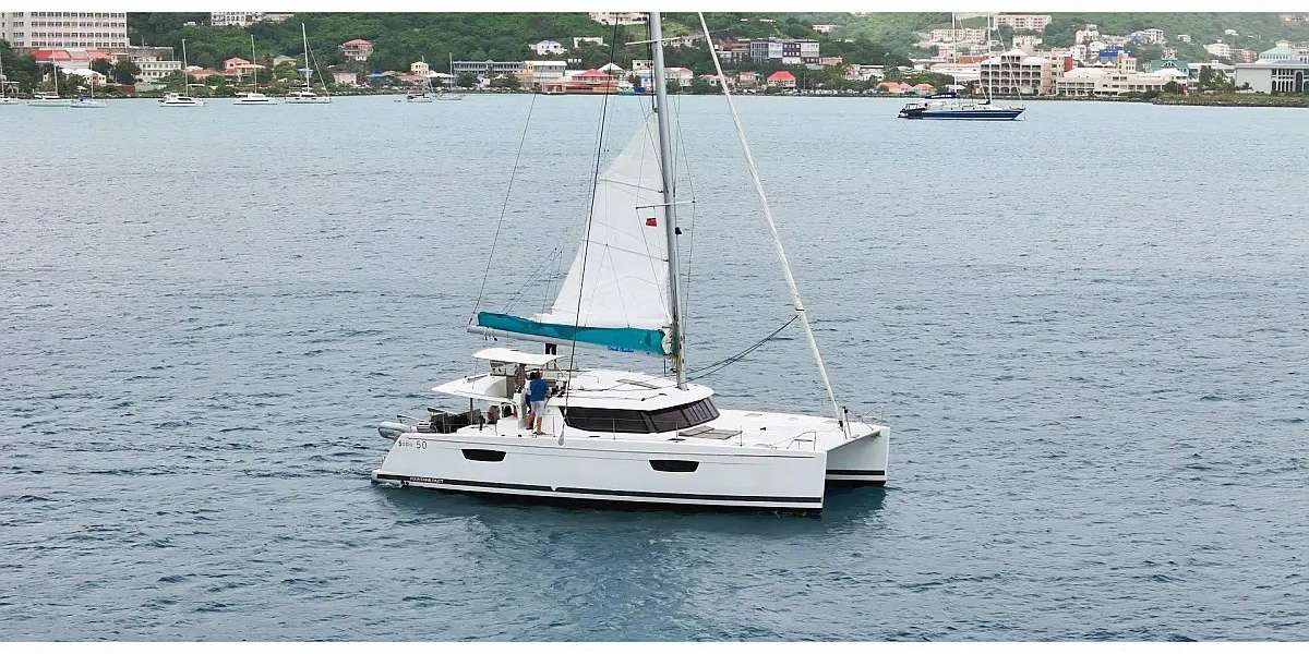 Catamarano Saba 50