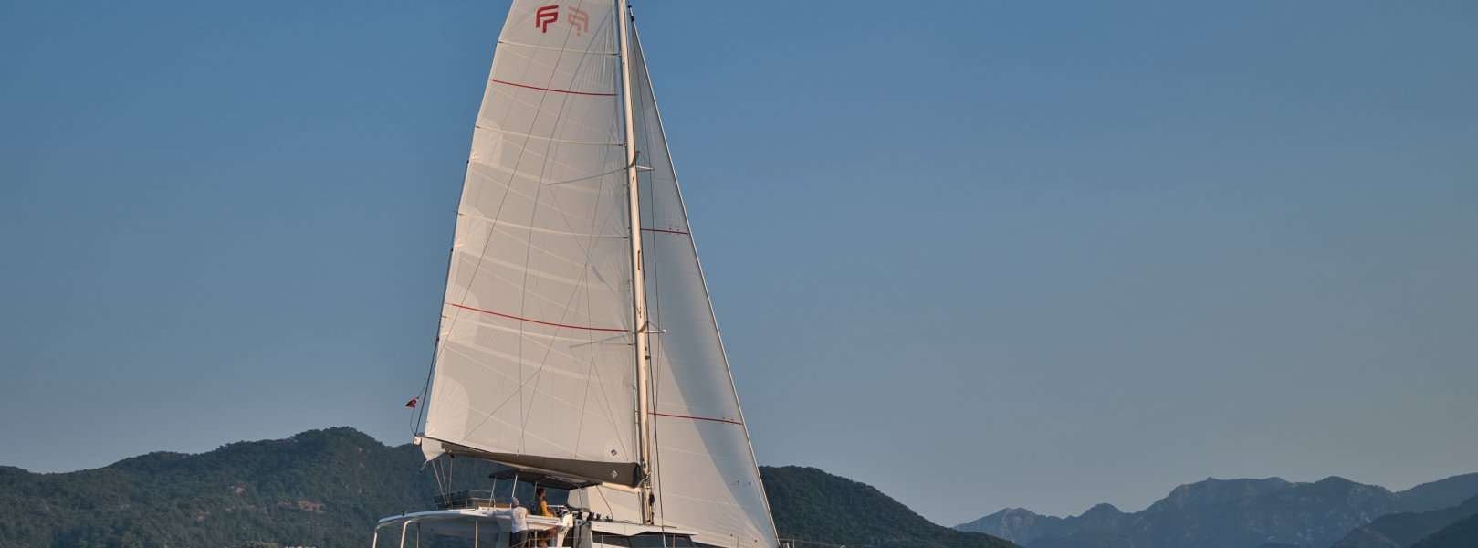 Catamaran Saona 47