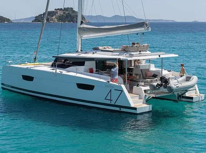 Catamaran Saona 47