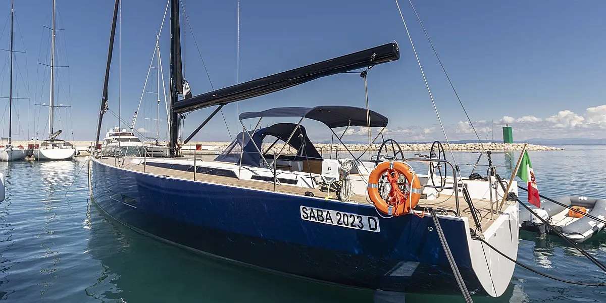 Velero Solaris 55
