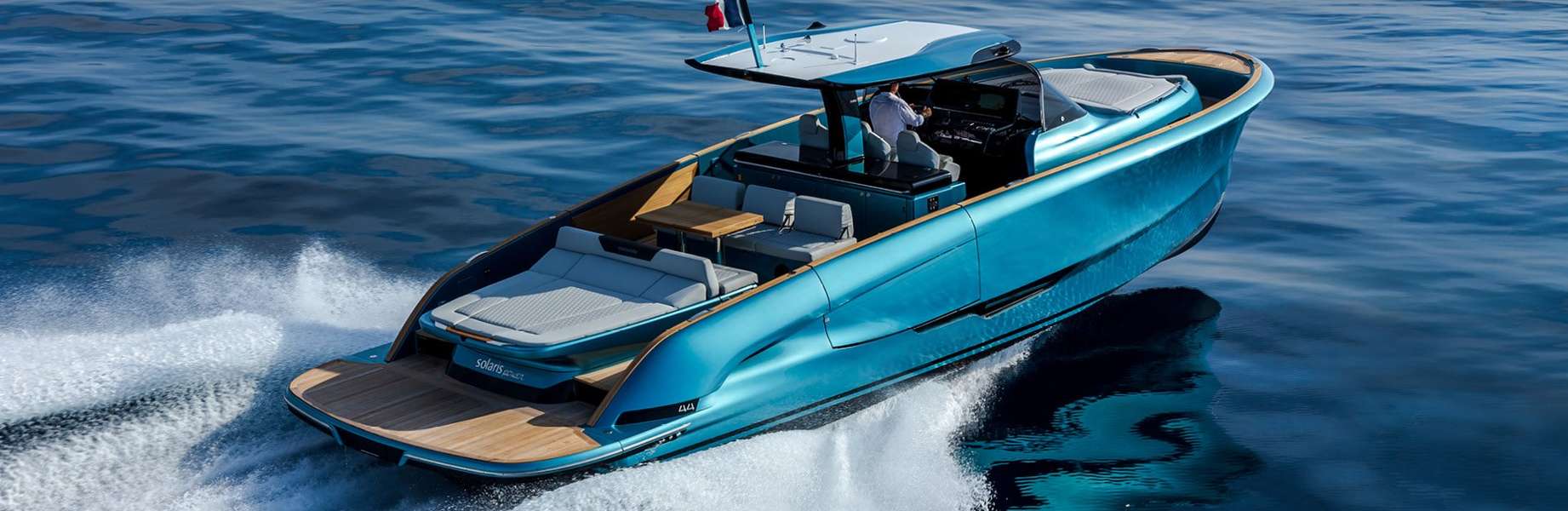 Barco a motor Solaris Power 44 Open