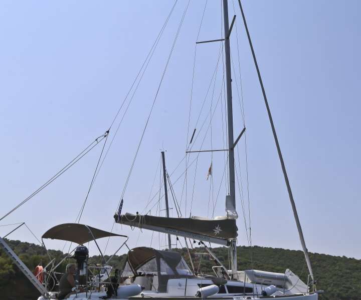 Sailboat Sun Odyssey 33i