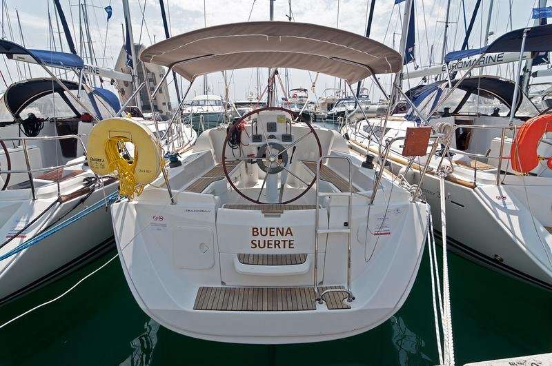 Парусная яхта Sun Odyssey 33i