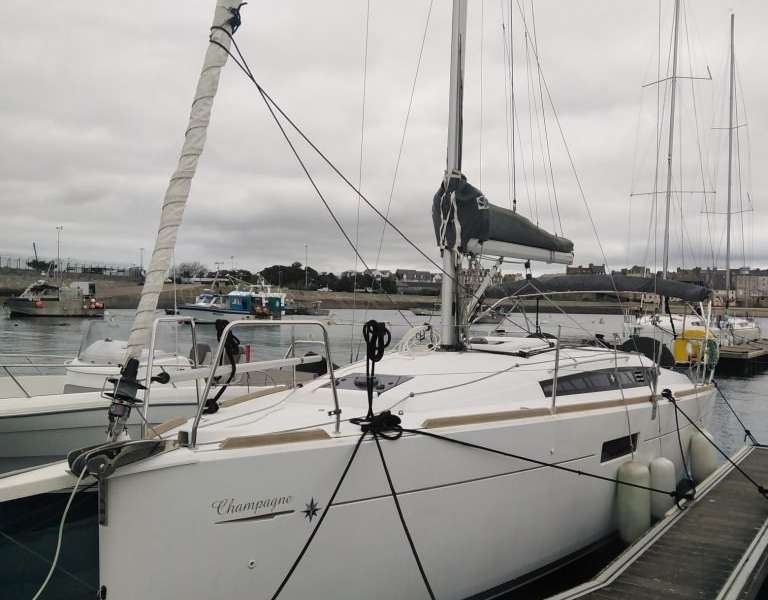 Łódź Żaglowa Sun Odyssey 349