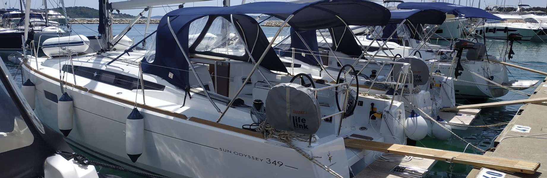 Sailboat Sun Odyssey 349