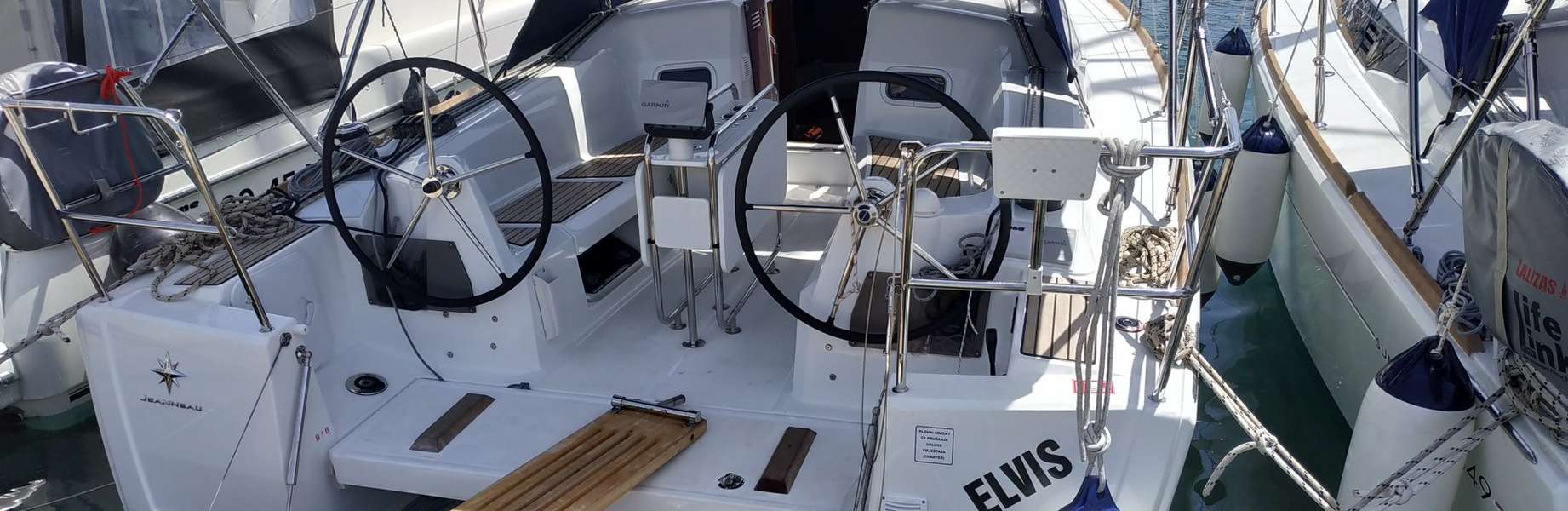 Sailboat Sun Odyssey 349