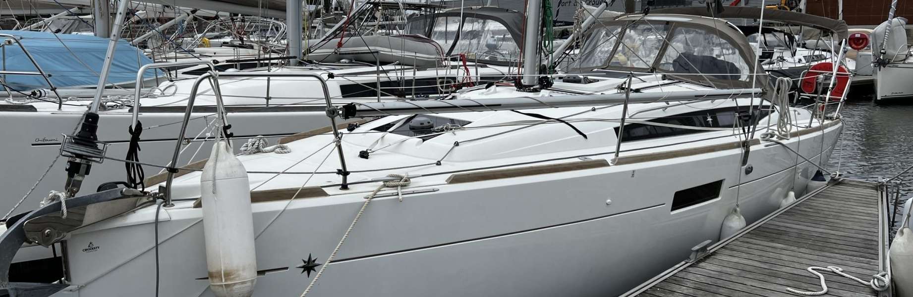 Sailboat Sun Odyssey 349