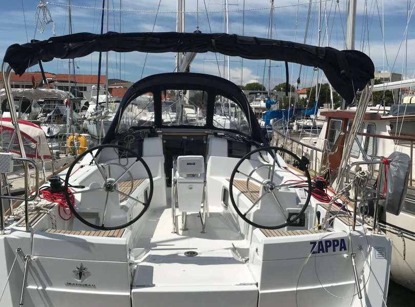 Парусная яхта Sun Odyssey 389