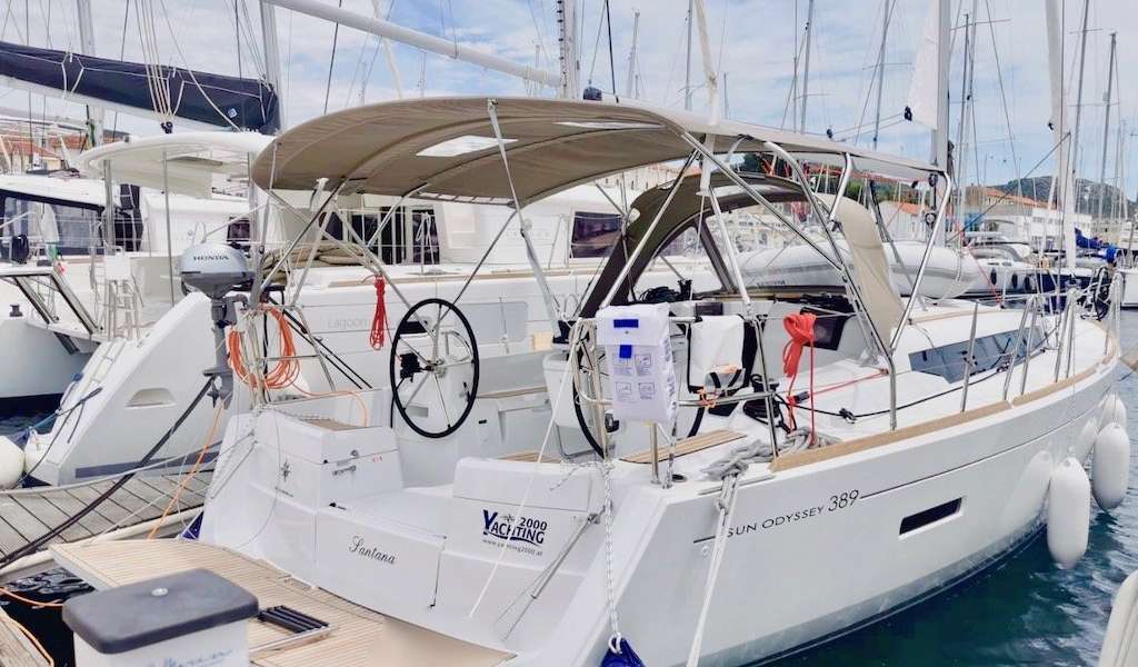 Парусная яхта Sun Odyssey 389