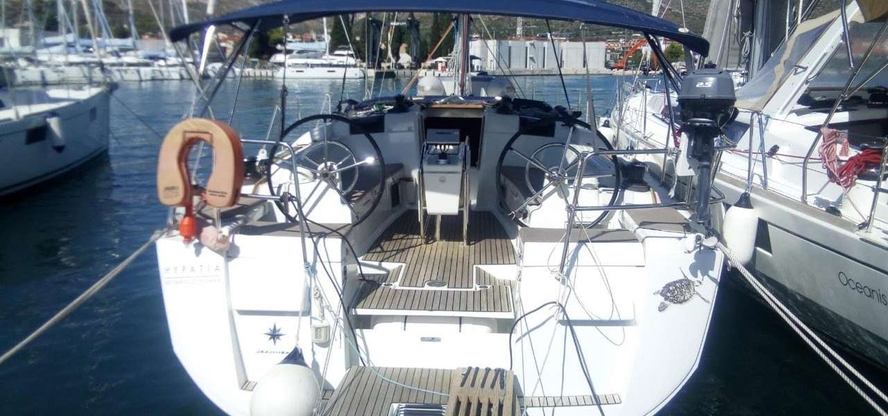 Sailboat Sun Odyssey 409