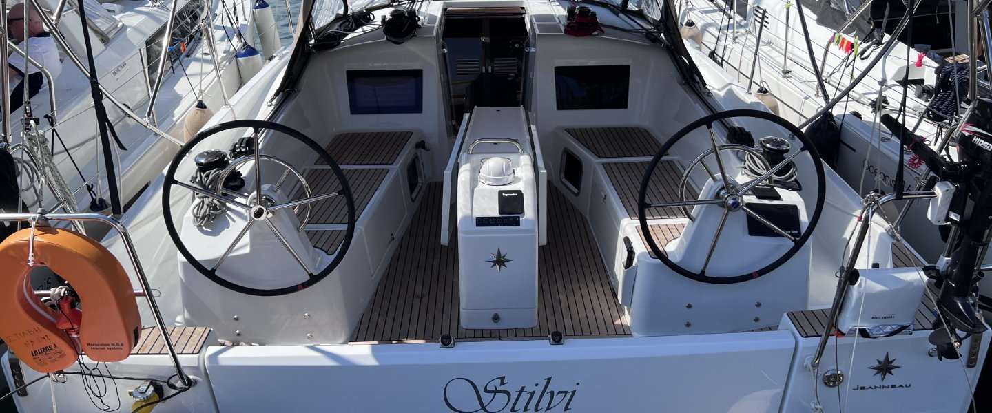 Sailboat Sun Odyssey 410