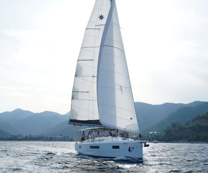 Sailboat Sun Odyssey 410