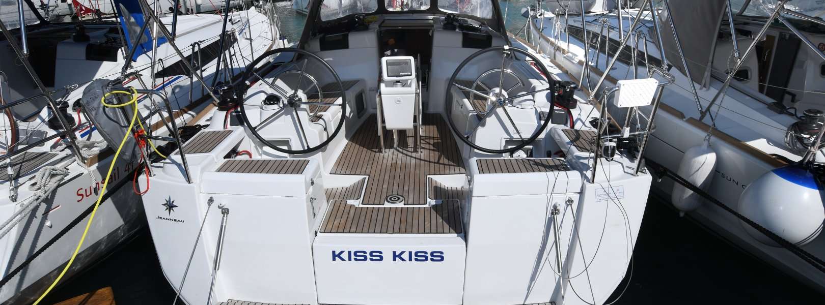 Sailboat Sun Odyssey 419