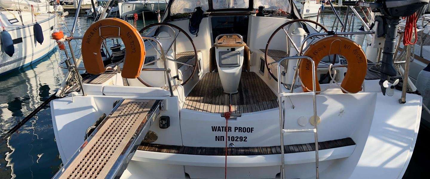 Sailboat Sun Odyssey 42i