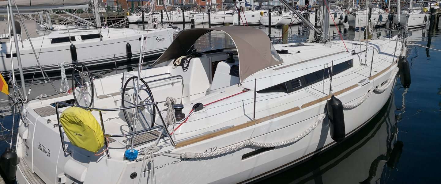 Sailboat Sun Odyssey 439