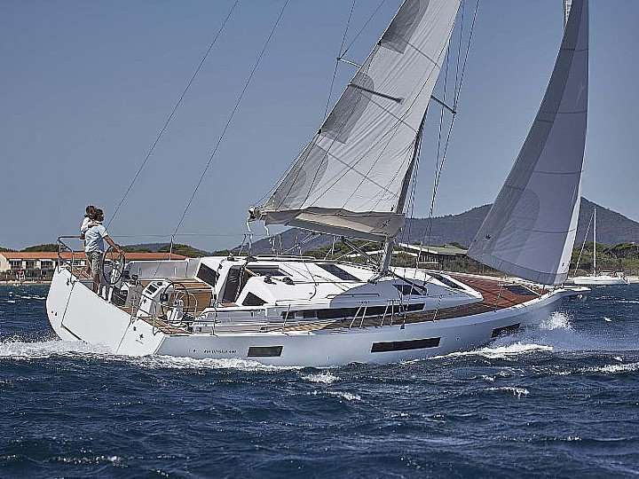 Sailboat Sun Odyssey 440