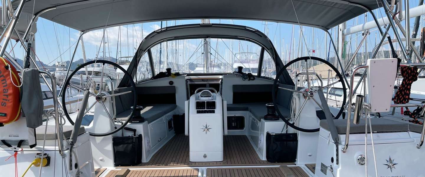 Sailboat Sun Odyssey 440