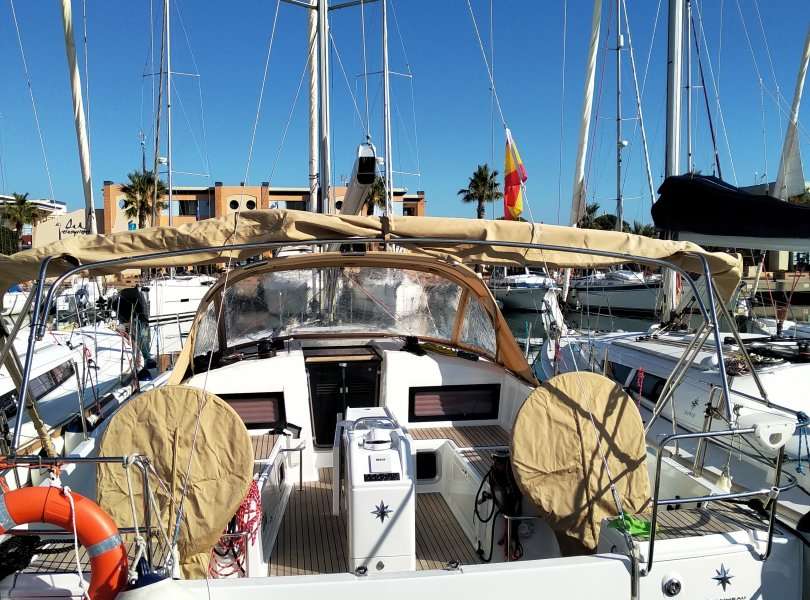 Sailboat Sun Odyssey 440